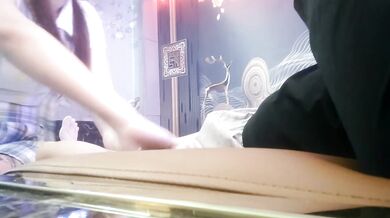 探花偷拍 小疯驴寻欢_这次收获不小，19岁小莉，JK装可爱萌妹子，被忽悠相拥舌吻摸奶，对白精彩